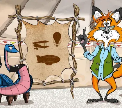 Man sieht einen Fuchs und eine Schlange neben einer Lederleinwand mit verschiedenen Flugobjekten.