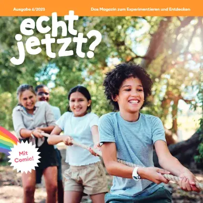 Man sieht Kinder beim Seil-Ziehen.
